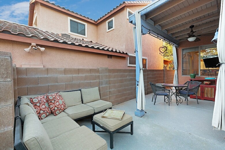Stylish Southwest 2 Br By Casago