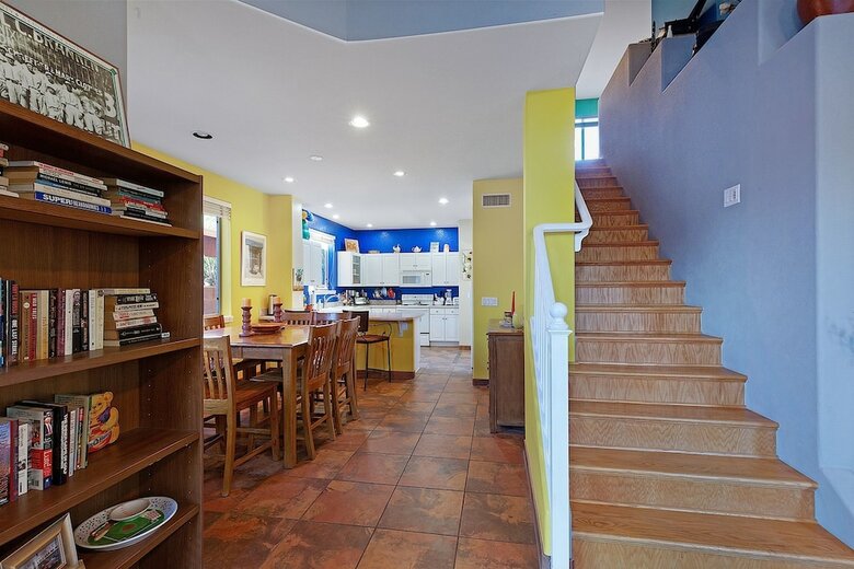 Stylish Southwest 2 Br By Casago