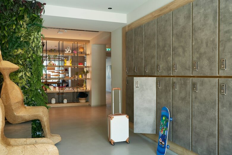 Hotel Moxy Patra Marina