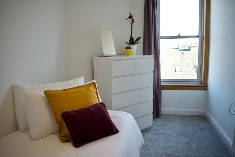 Newly Refurbished Edinburgh Apartment