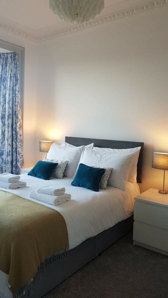 Newly Refurbished Edinburgh Apartment