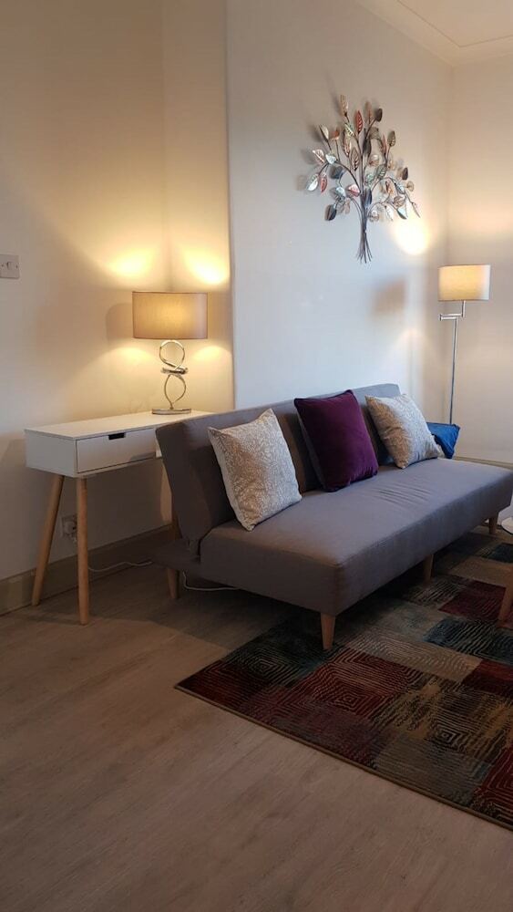 Newly Refurbished Edinburgh Apartment