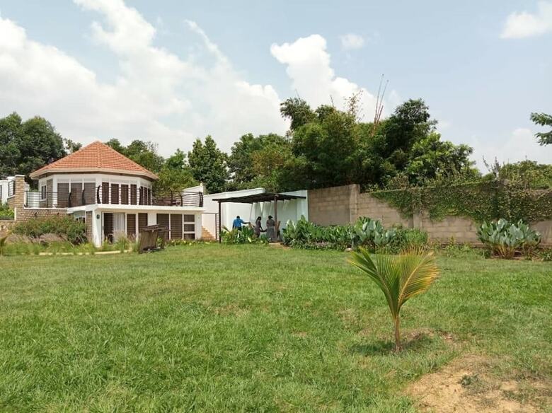 Hotel Kaazi Lakefront Villas