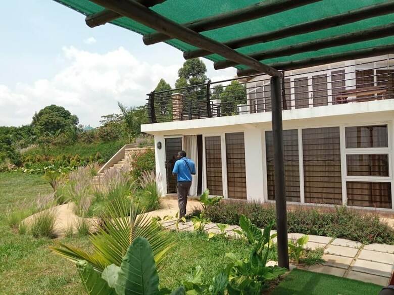 Hotel Kaazi Lakefront Villas