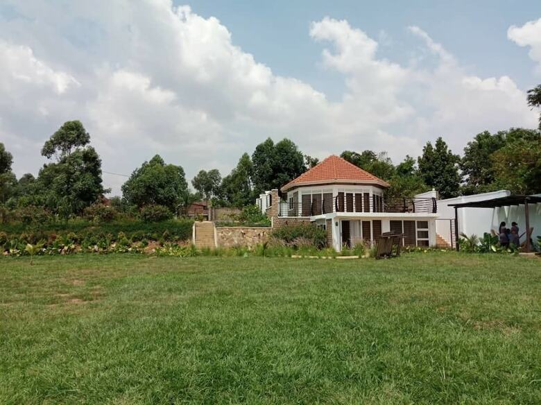 Hotel Kaazi Lakefront Villas