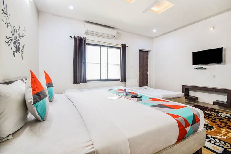 Fabhotel Himanshi