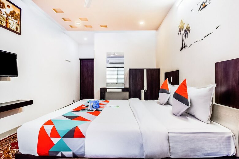 Fabhotel Himanshi