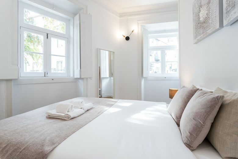 Alfama Tale Four-bedroom Apartment W/ River View - By Lu Holidays