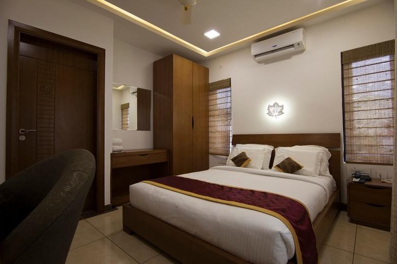 Hotel Genx Crystal Inn Chikmangaluru