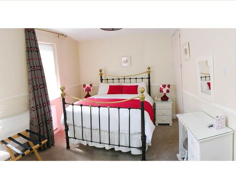 Hotel Kennys Guesthouse