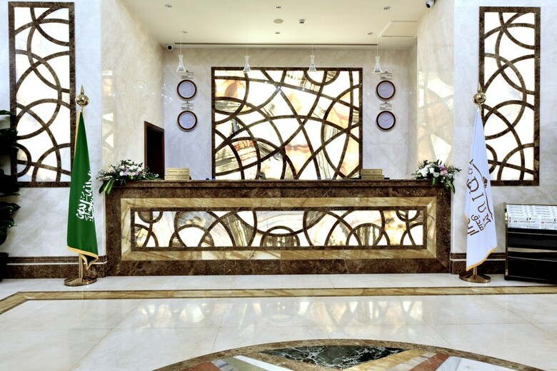 Iridium 70 Hotel