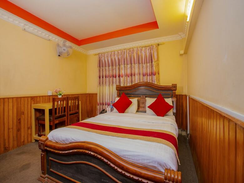 Oyo 305 Hotel Gauri