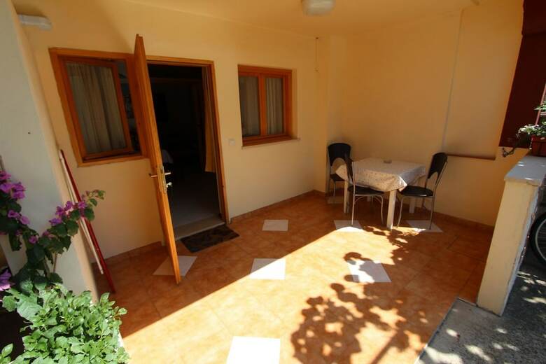 Hotel Room And Apartments Mariza