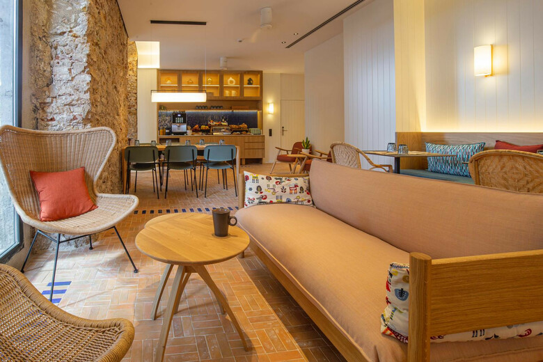 Port Plaza Apartments