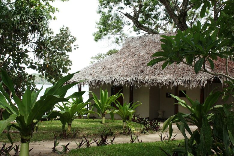 Hotel Erakor Island Resort & Spa
