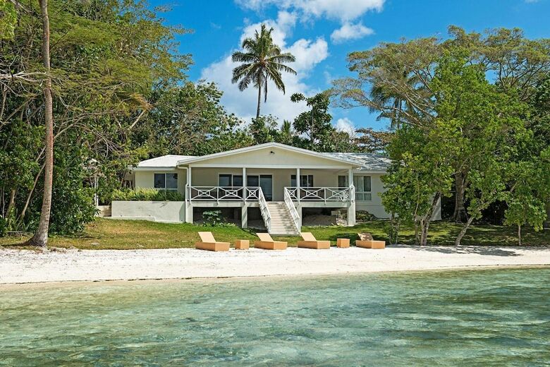 Hotel Erakor Island Resort & Spa