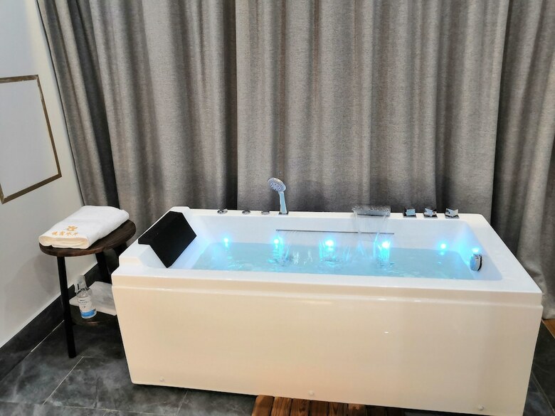 Hotel Yangshuoyuesushuian