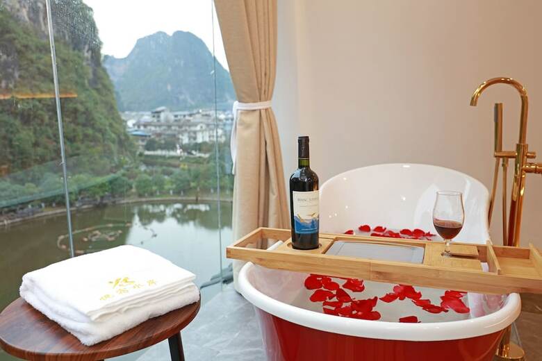 Hotel Yangshuoyuesushuian