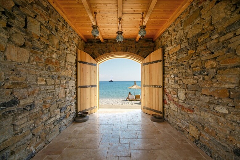 Kargilos Hotel & Beach