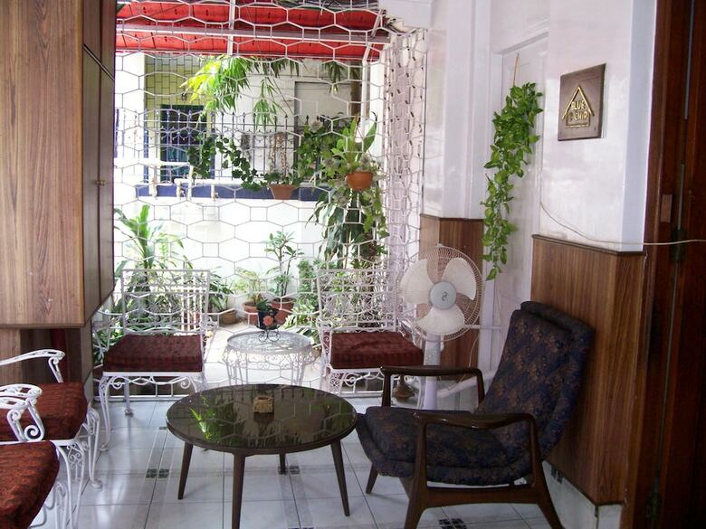 Hotel Blue Chip Guest House Kolkata