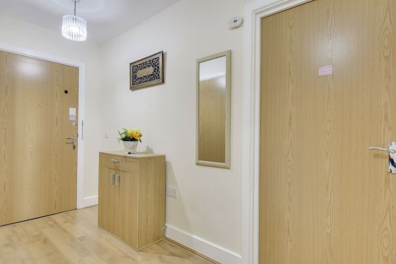 Modern Glenthorne Road Apartment - Zil