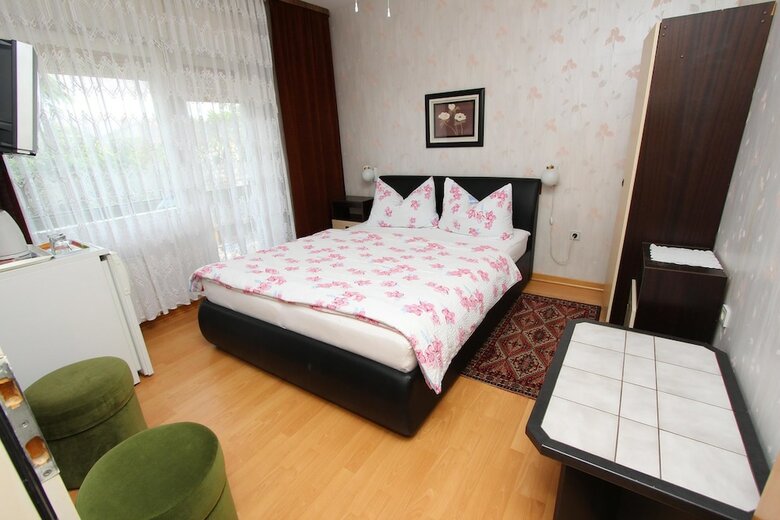 Hotel Rooms And Apartment Stefan