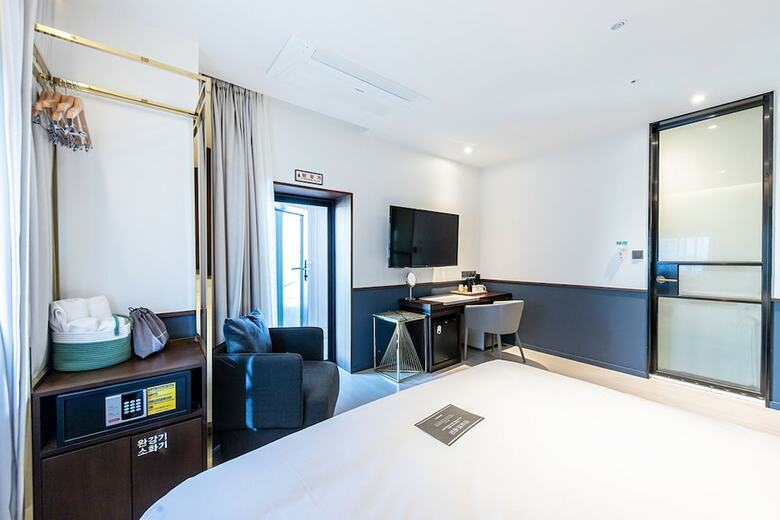 Hotel H Avenue Gwangalli Beach