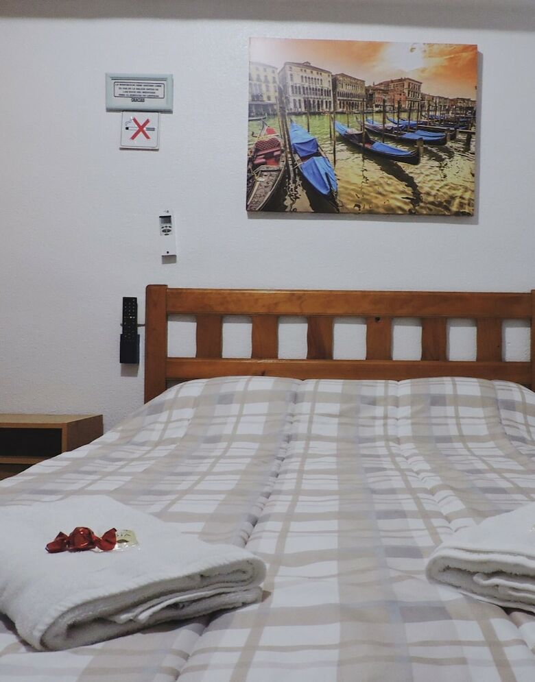 Pension Hostal Monreal