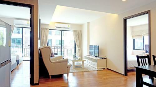 Apartamentos The Title West Wing By Trips Phuket