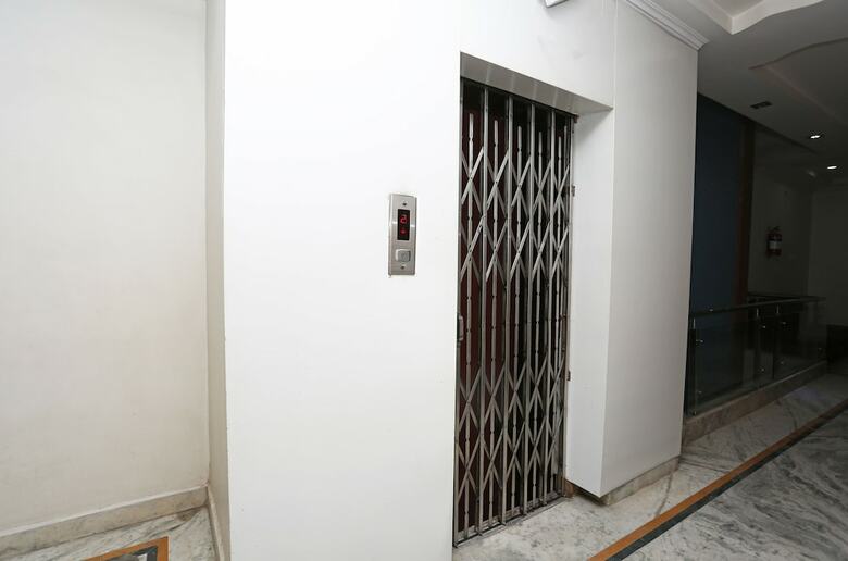 Oyo 24646 Hotel Gaurav Palace