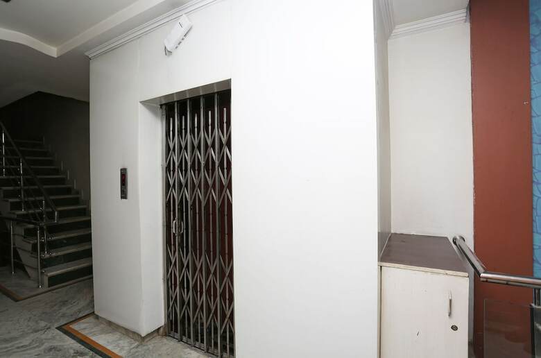 Oyo 24646 Hotel Gaurav Palace
