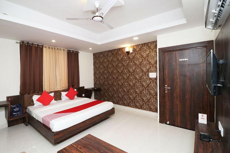 Oyo 17043 Hotel Ocean Pearl
