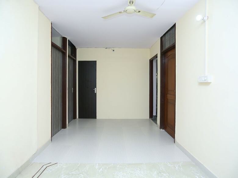 Oyo 15738 Hotel Awesome Villa