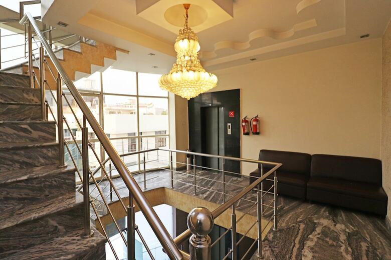 Oyo 29008 Mannat Residency Hotel