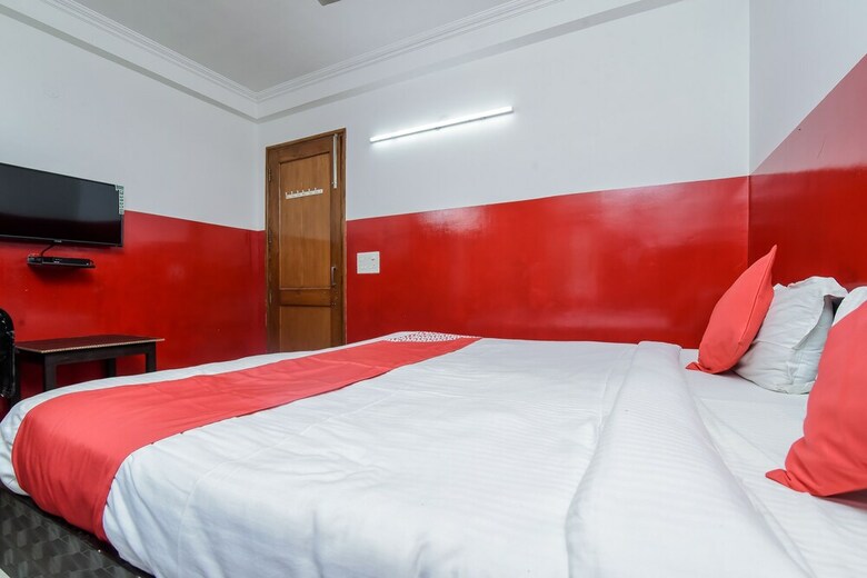 Hotel Oyo 18434 Shiva Inn