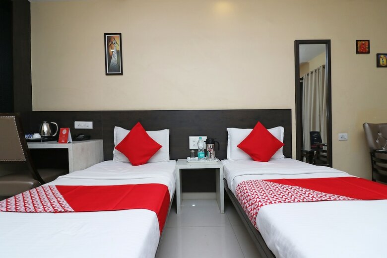 Oyo 4906 Hotel Lotus