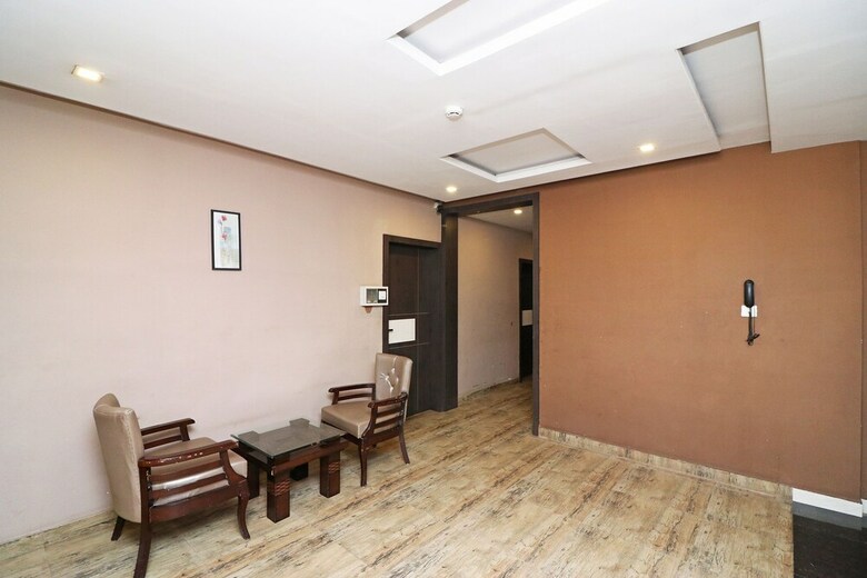 Oyo 4906 Hotel Lotus