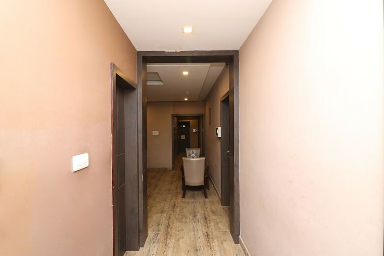 Oyo 4906 Hotel Lotus