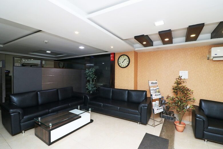 Oyo 4906 Hotel Lotus