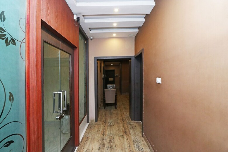 Oyo 4906 Hotel Lotus