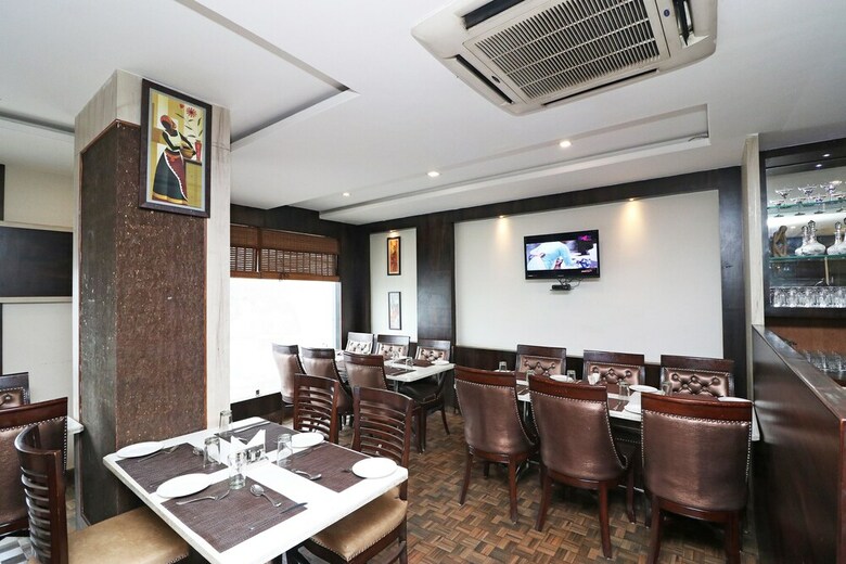 Oyo 4906 Hotel Lotus