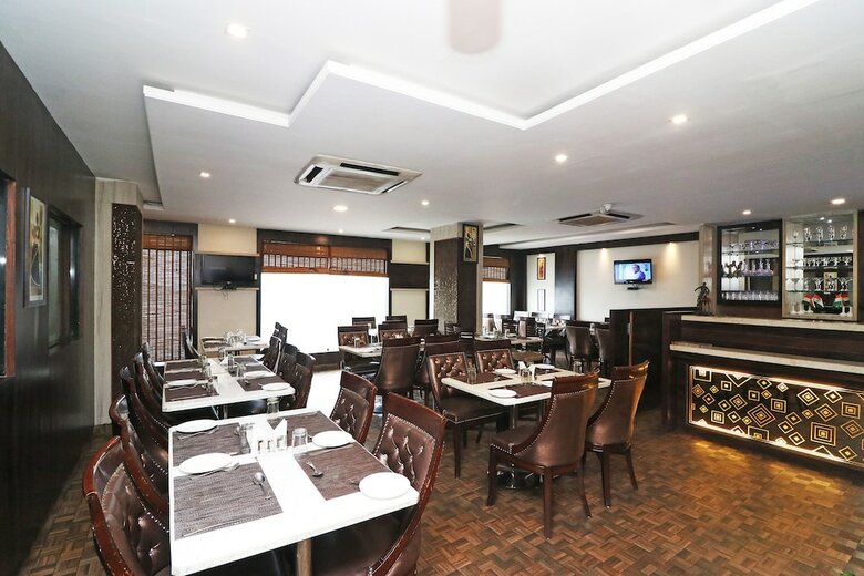 Oyo 4906 Hotel Lotus