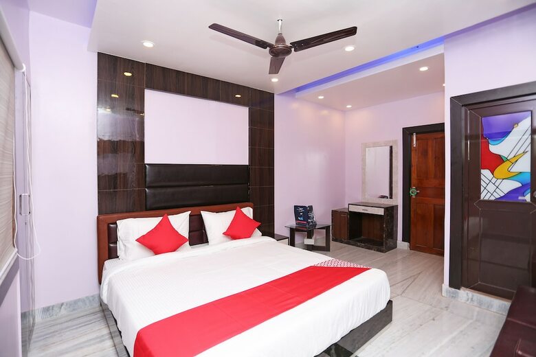 Hotel Oyo 15578 Dora House