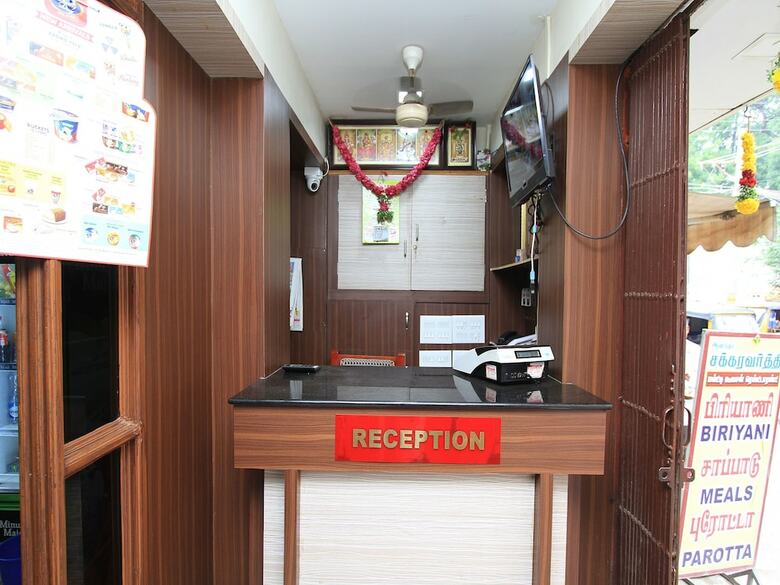 Oyo 16691 Hotel Chakkaravarthi