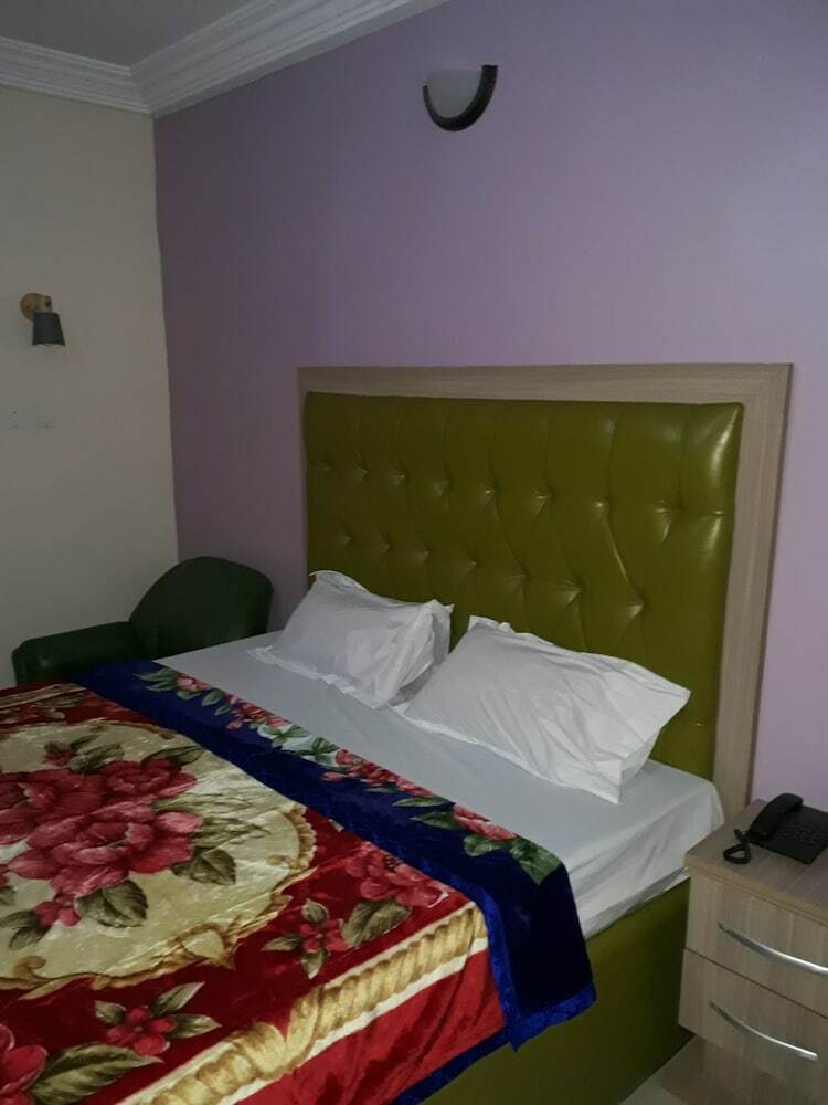 African Princess Hotel New Haven