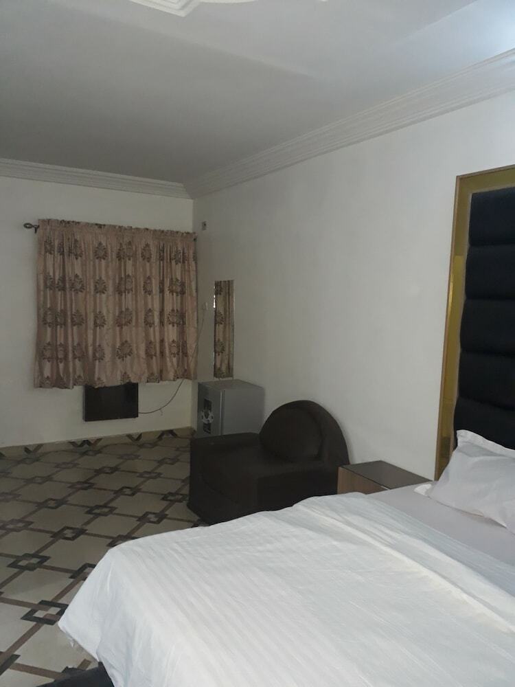 African Princess Hotel New Haven