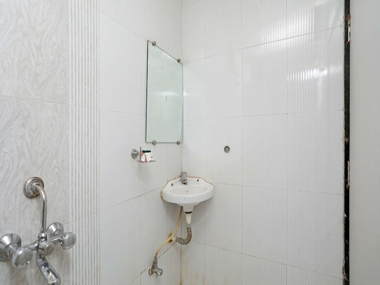 Oyo 9132 Hotel Recharge