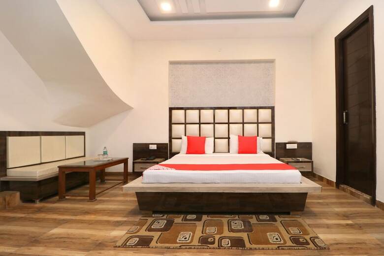 Oyo 22678 Hotel Unique House