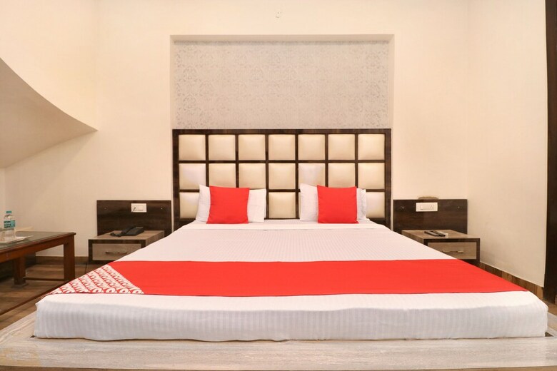 Oyo 22678 Hotel Unique House