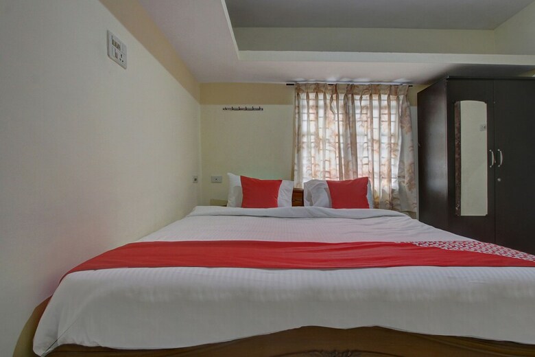 Hotel Oyo 22924 Gv Residency